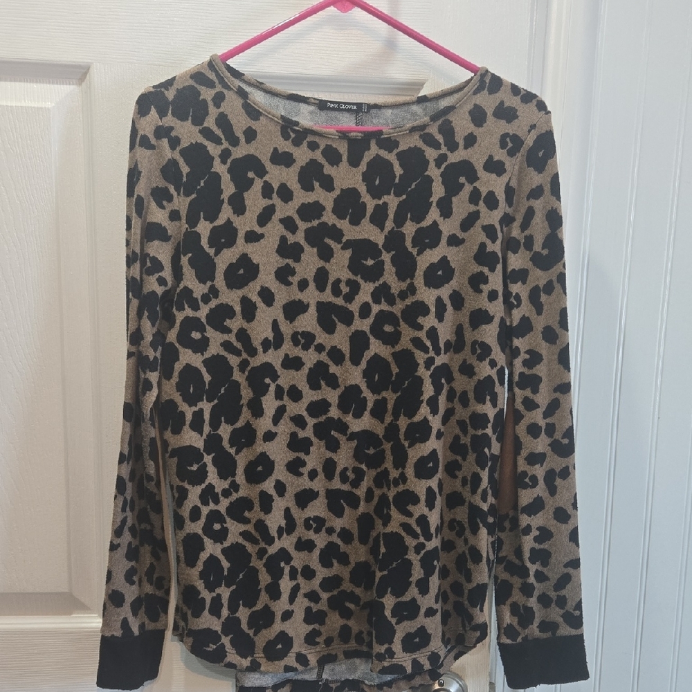 Pink Clover Leopard Print Long Sleeve Top